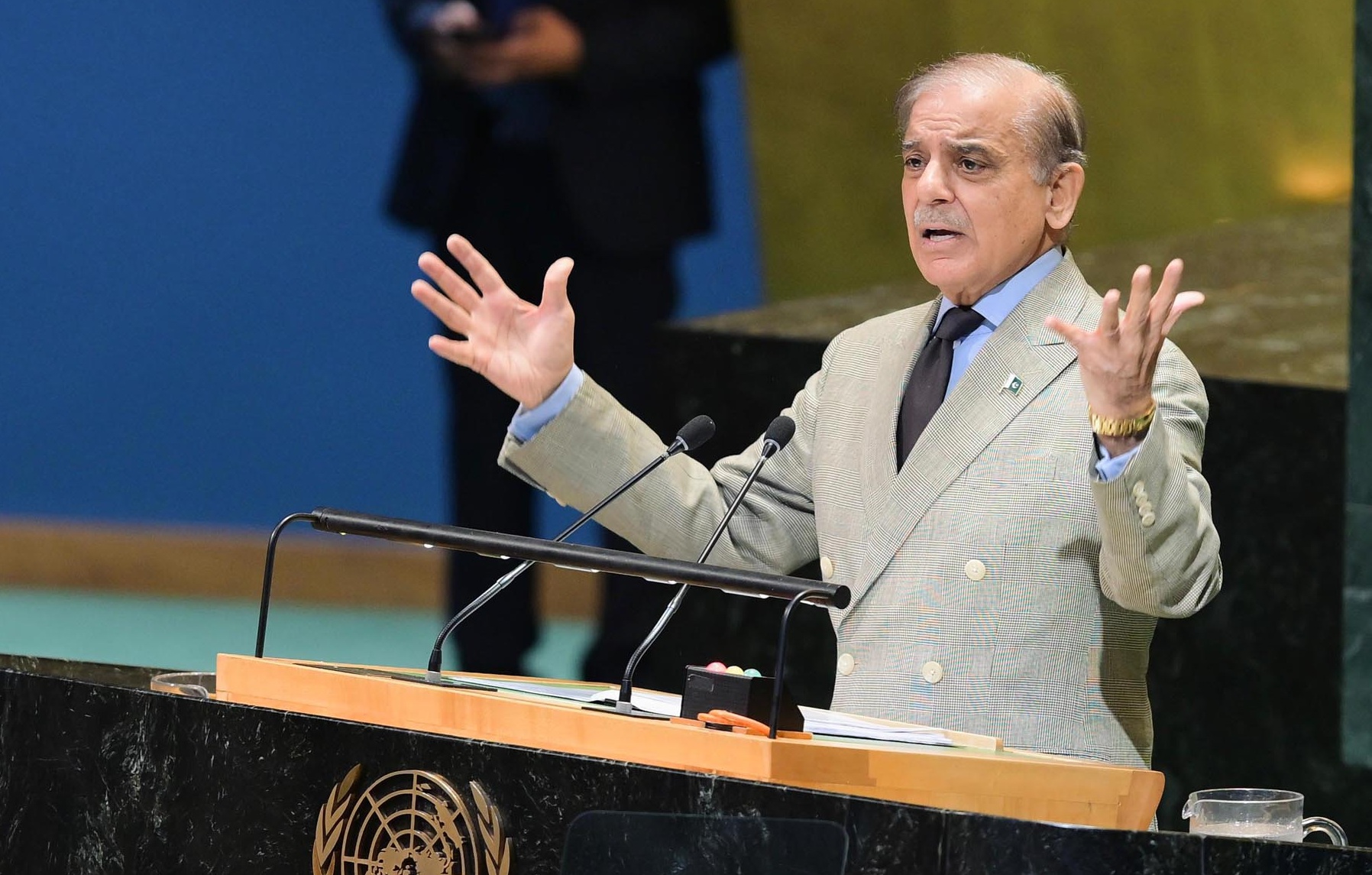UN General Assembly welcomes Shehbaz Sharif; discards Israel’s Netanyahu