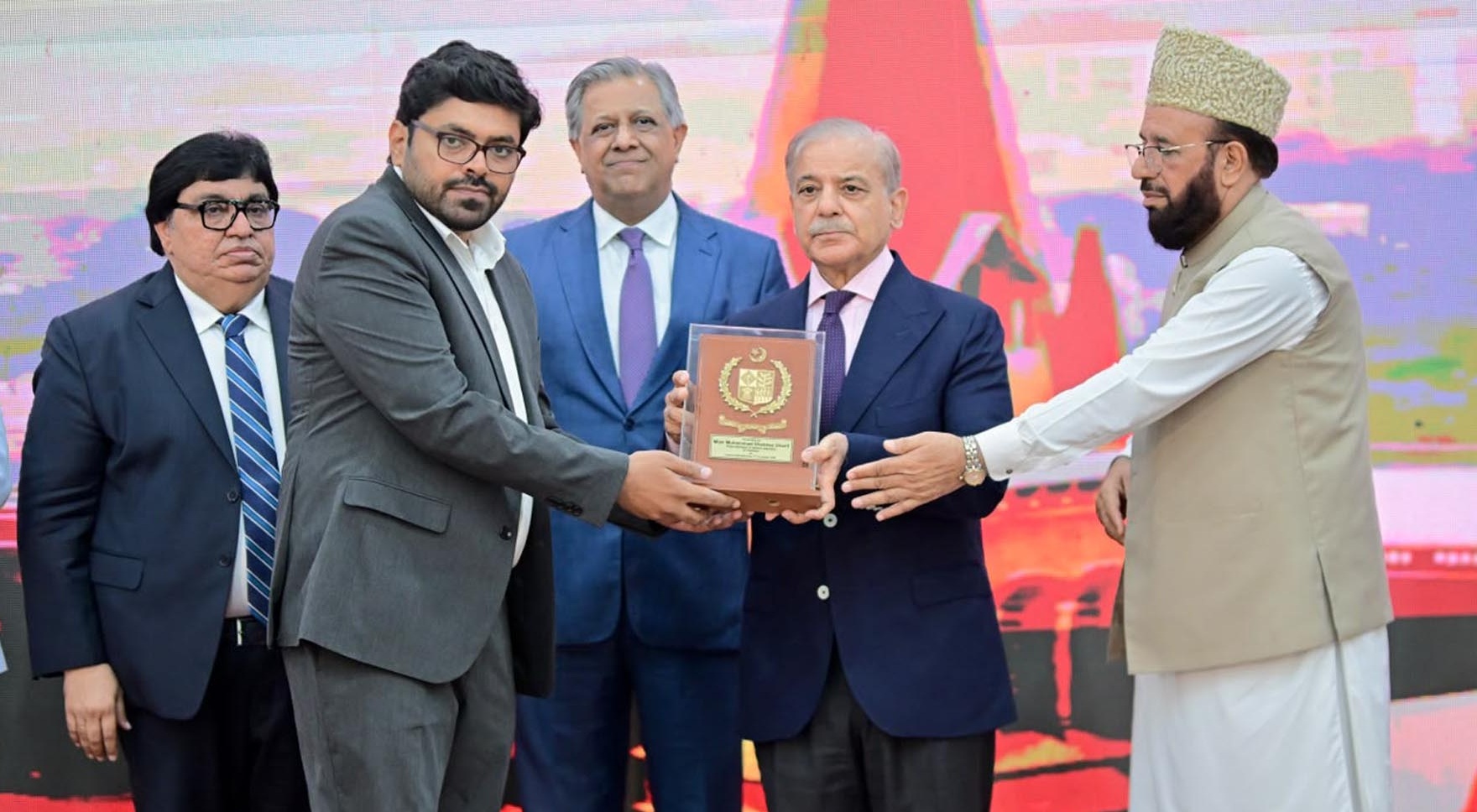Leaders pay tribute to minorities for their invaluable contributions