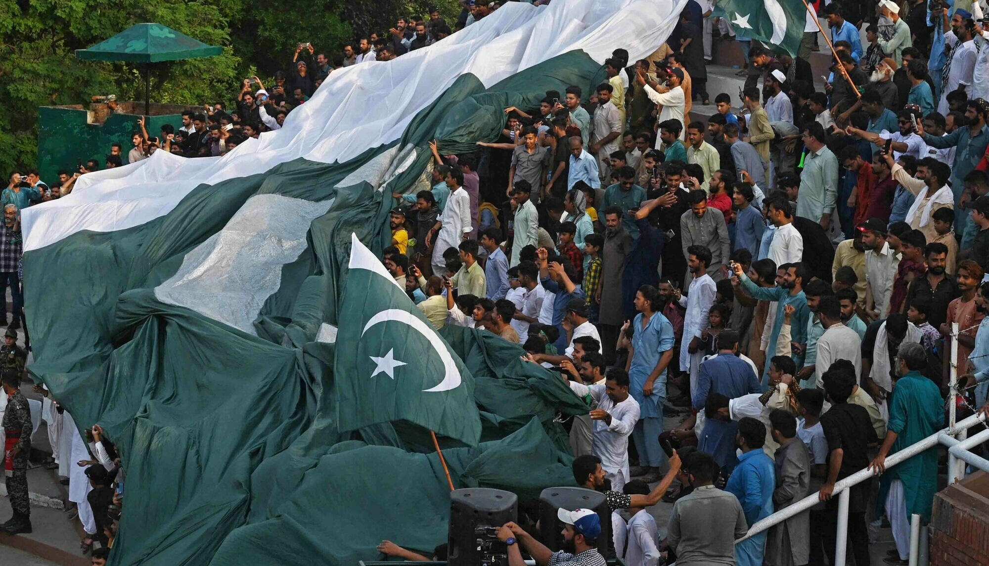 Youngsters add modern touch to independence day celebrations